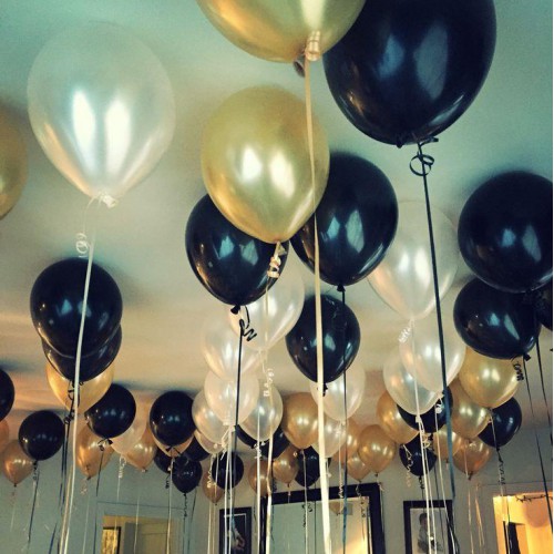 30 Adet Metalik Sedefli (Gold-Beyaz-Siyah) Karışık Balon Helyumla Uçan - Parti Dolabı