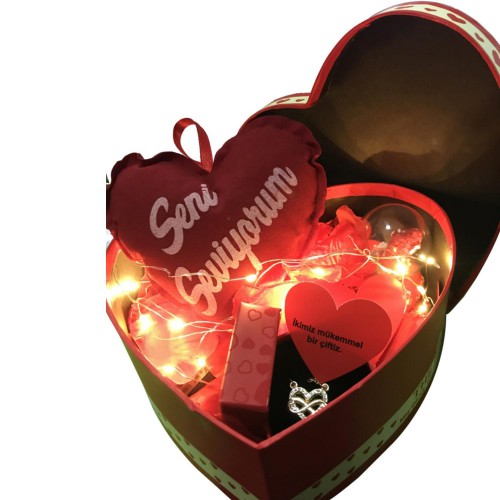 Kutuda Romantik Sevgililer Günü Doğum Günü Yıldönümü Sevgiliye Hediye - Parti Dolabı
